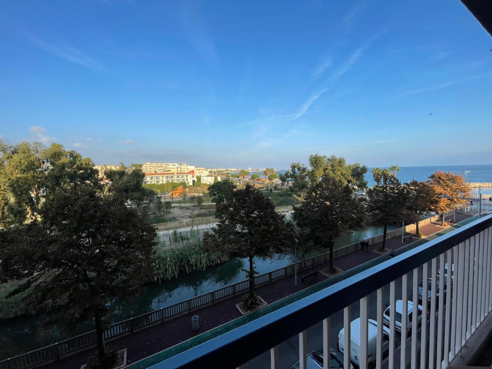 Vue Sur Mer - Magnifique Appartement Tout Confort - Terrasse Et Parking Prive 滨海卡涅 外观 照片